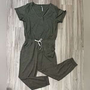 Vuori All Day Jumpsuit Heatherd Olive Green
